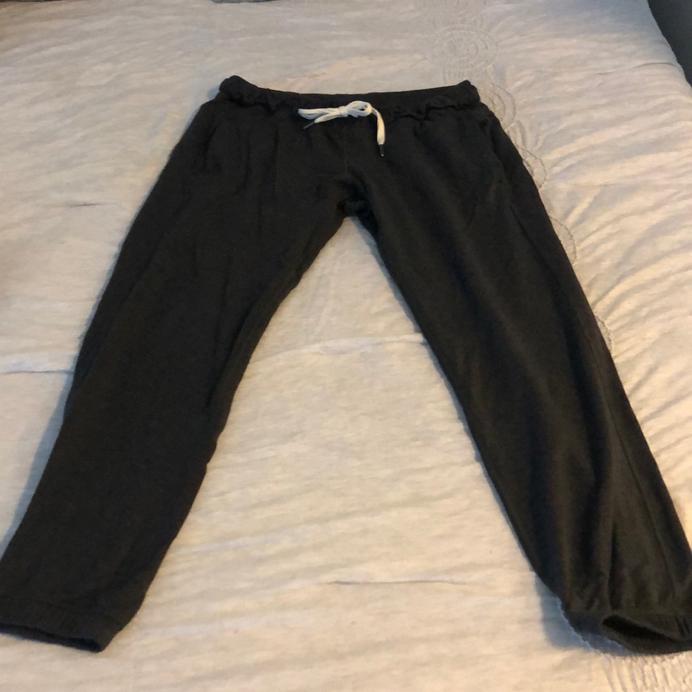 Lululemon charcoal joggers, size 6